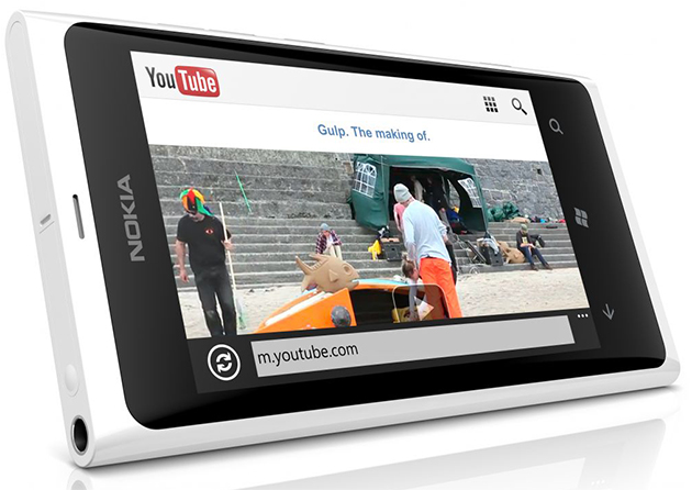 Lumia 800 branco (Imagem: Divulgação) Lumia 800 branco (Imagem: Divulgação)