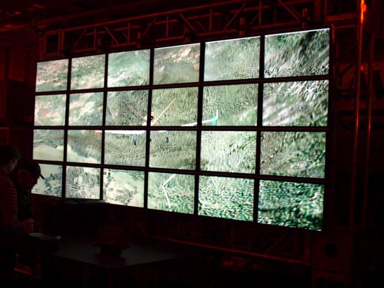 24 monitores com o Eyefinity da AMD 24 monitores com o Eyefinity da AMD