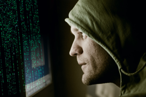 Hackers são especialistas em alguma área específica Hackers são especialistas em alguma área específica